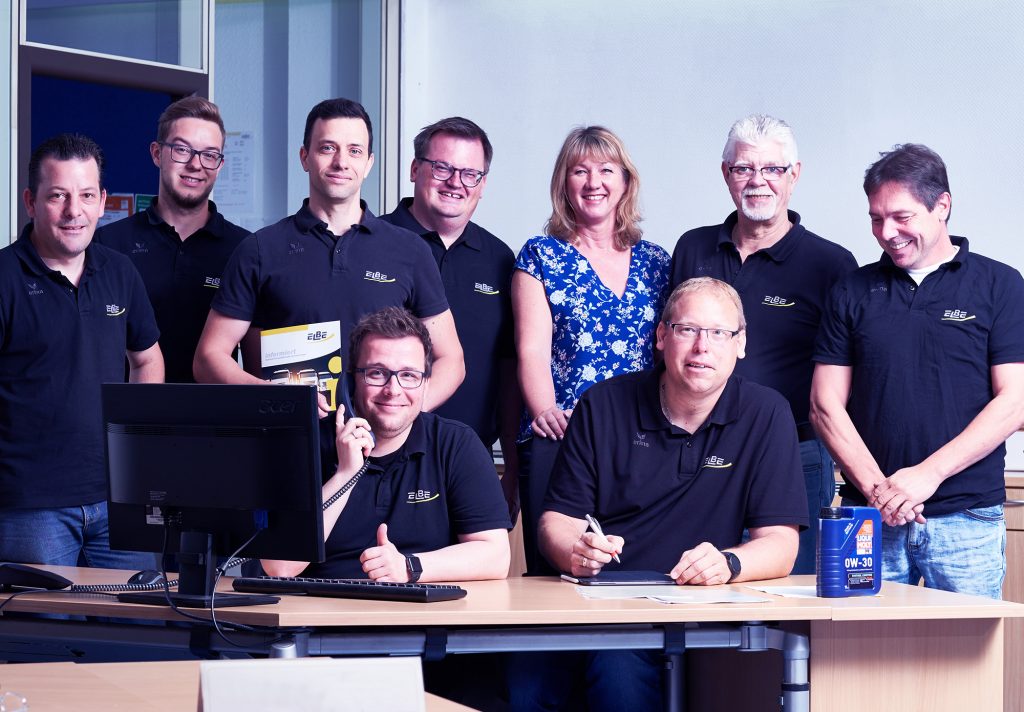 ein Foto des Service Teams von ELBE Gelenkwellen-Service